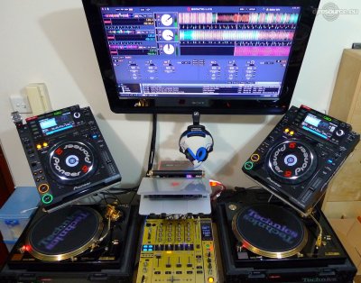 Show this booth : sl1200ltd's DJ - Dec. 2011